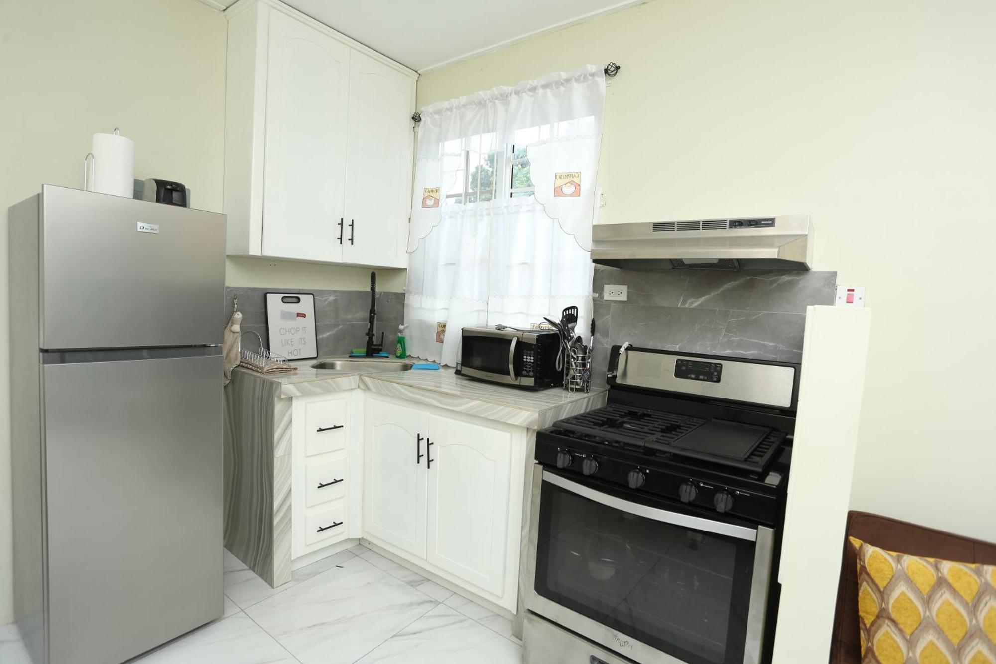 Hidden Gem Apartment Kingston Exterior photo